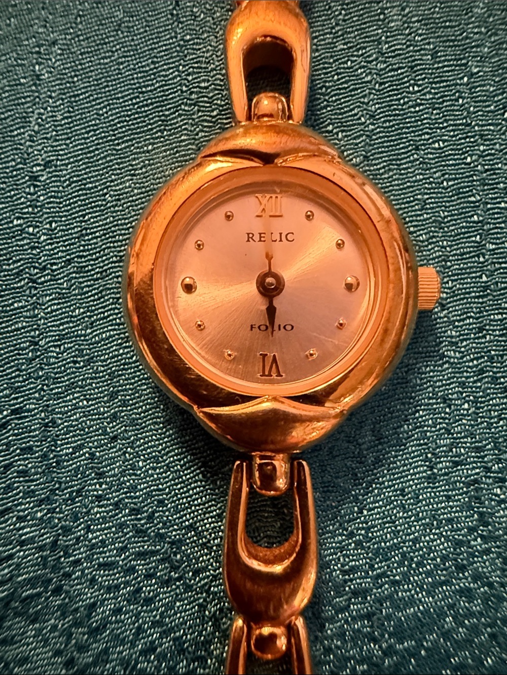 Relic Gold Women's Folio Bracelet Watch new battery
